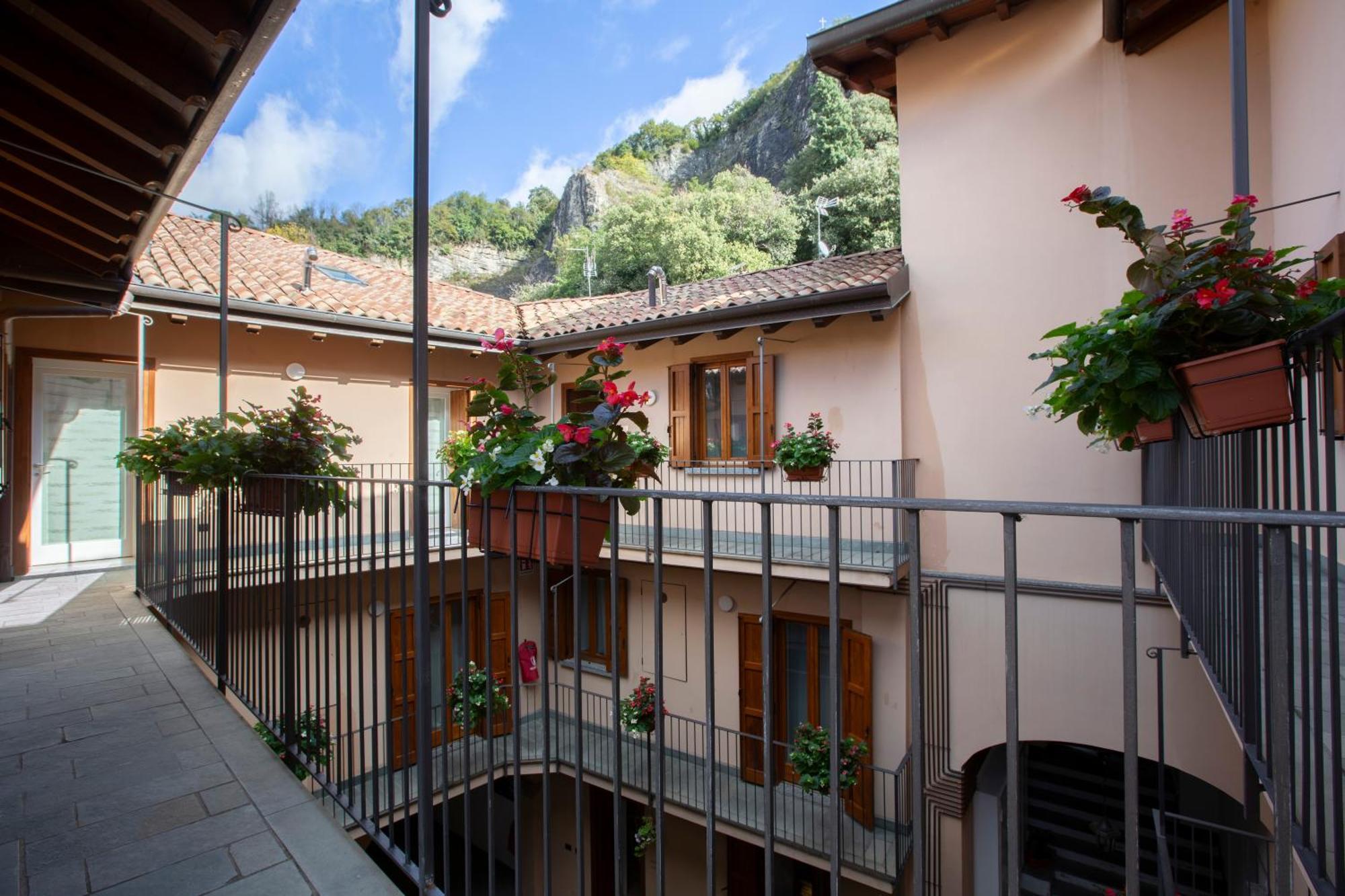 La Casa Del Sarto - Rooms And Apartments Lecco Εξωτερικό φωτογραφία