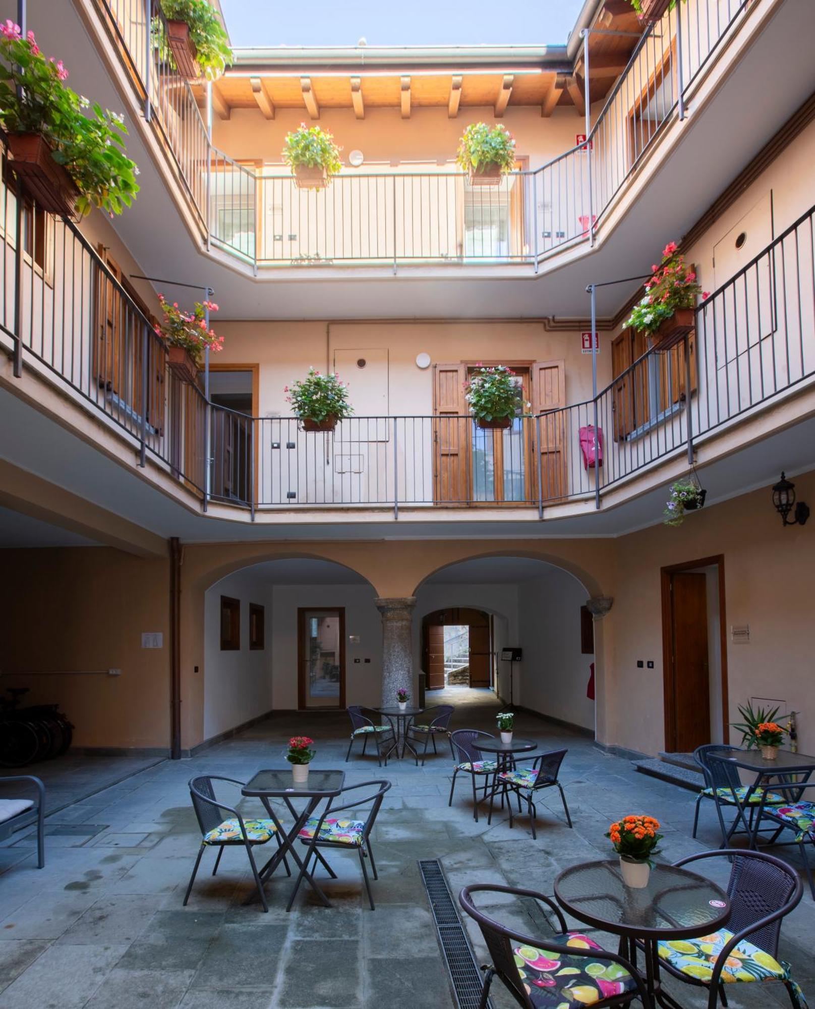 La Casa Del Sarto - Rooms And Apartments Lecco Εξωτερικό φωτογραφία